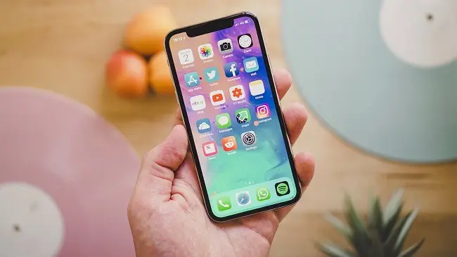 مقایسه آیفون X و آیفون XR